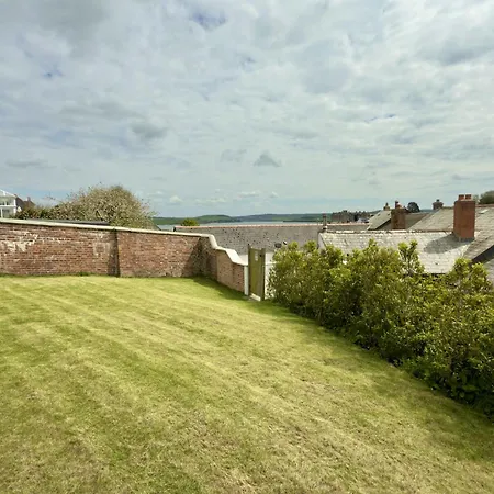 Trenaton Holiday home *